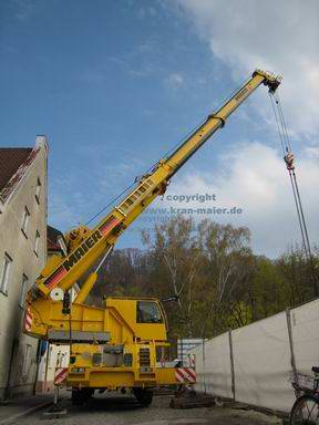 Autokran Maier Landshut Bagger ausheben