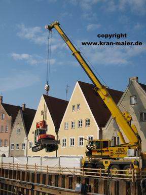 Autokran Maier Landshut Bagger ausheben