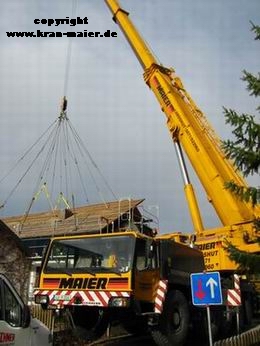 Autokran Maier Landshut Dachstuhl heben